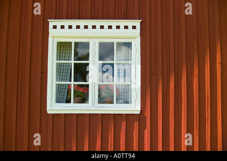Fenster eines traditionellen finnischen Hauses am Kvarntorp in der Nähe von Torsby in Värmland Grafschaft Schweden Stockfoto