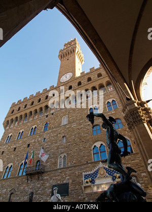 Palazzo Vecchio alten Palast mit der berühmten Statue des Perseus von Cellini in Florenz Toskana Italien Stockfoto