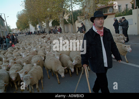 Provence Istres Schäfer In traditionellen provenzalischen Kostüm während A Parade vor Weihnachten am Nachmittag Stockfoto