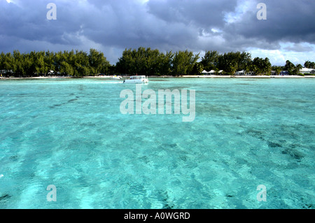 Tropen Klarwasser weißen Sandstrand Stockfoto