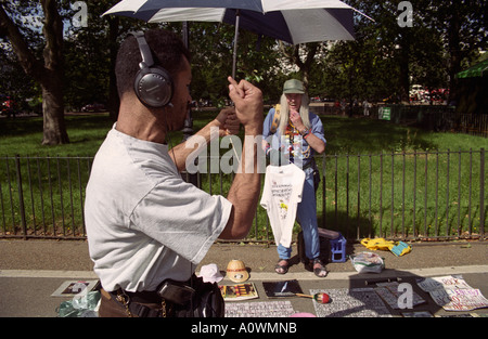 United Kingdom, England, London. Hippie-Aktivist und exzentrischen Passanten am Lautsprecher s Corner im Hyde Park Stockfoto