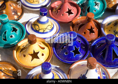 Tajine zum Verkauf in Marokko in Ait Benhaddou Wadi Mellah Morroco Stadt fort Stockfoto