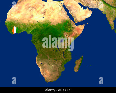 Satelliten-Bild der Cote d ' Ivoire abgedeckt durch die Landesflagge Stockfoto
