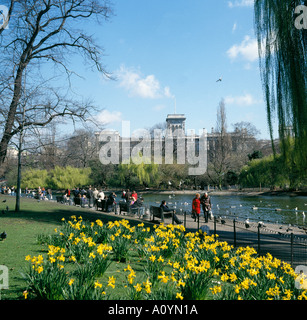 St James Royal Park in London im frühen Frühling Stockfoto