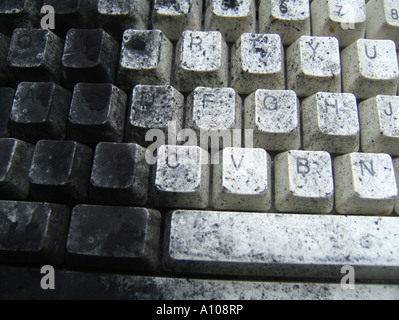 Computer-Tastatur mit schwarzen Kopierer Toner Tinte bedeckt Stockfoto