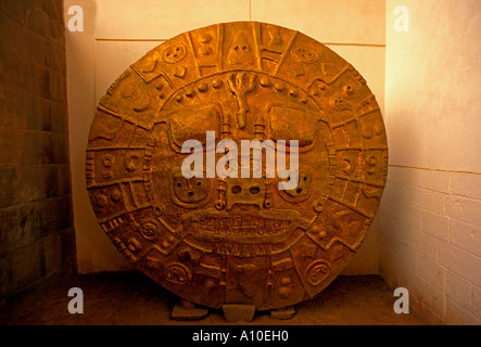 Inca Inca Zeremoniell zeremonielle Disk, Disk, Santo Domingo Kirche und Kloster, erbaut auf Koricancha, Stadt der Provinz Cuzco, Cusco, Peru, Südamerika Stockfoto