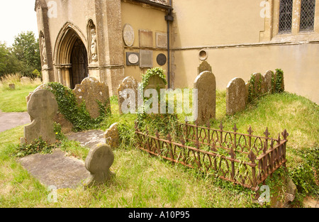 ST MARY S CHURCH UFFINGTON OXFORDSHIRE UK RE THATCHER ECKE DENNIS THATCHER MEMORIAL Stockfoto