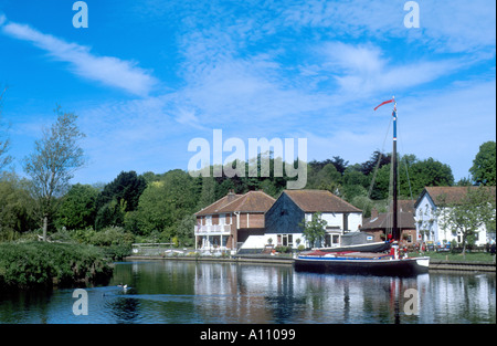 Norfolk wherry Albion günstig auf dem Fluss bure am Coltishall, Norfolk East Anglia England Großbritannien Stockfoto