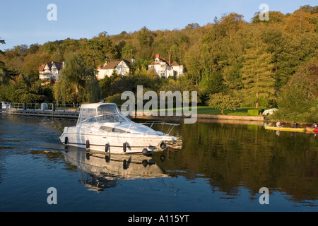 Themse in der Nähe von Henley On Thames - Oxfordshire Stockfoto