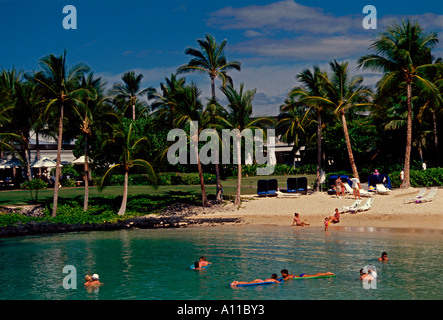 Schwimmer, Schwimmen, Lagoon Beach, Ritz Carlton Mauna Lani Resort, Mauna Lani, Kohala Küste, Kona, Hawaii Insel, Hawaii, United States Stockfoto