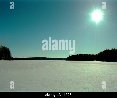Zugefrorenen See im nördlichen Finnlands. Stockfoto