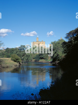 Warkworth Castle über den Fluß Coquet, warkworth, Northumberland, England, UK. Stockfoto