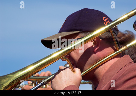 Man spielt Posaune in einer Band spielen am Pier 39 in San Francisco Stockfoto