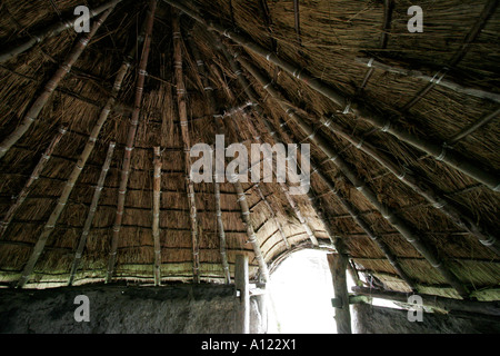 Rekonstruktion einer alten Lehmhütte Stockfoto
