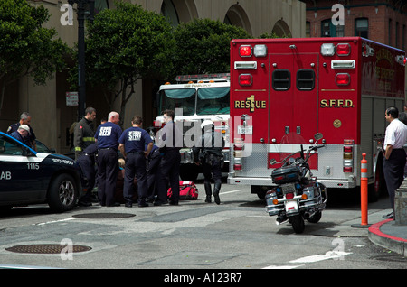 San Francisco-Feuerwehr, die Teilnahme an einem Verkehrsunfall Cyril Magnin und Ellis Street, San Francisco, Kalifornien, USA Stockfoto
