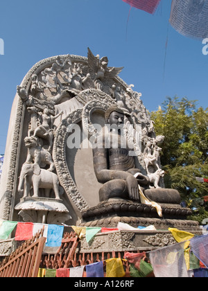 Dekoriert mit Gebetsfahnen Namobuddha Stupa Panauti Himalaya Nepal Asien BUDDHA-Schrein Stockfoto