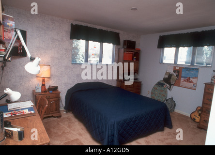 Pittsburgh PA USA "American Einfamilienhaus 'Innenraum [Männliche Jugendlich] Schlafzimmer Suburban House Stockfoto