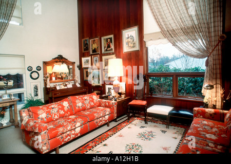 Pittsburgh, PA, USA Einfamilienhaus im Wohnzimmer, Innendesign, zeitgenössische Inneneinrichtung, Haus, 1980er Jahre Wohnhaus Stockfoto