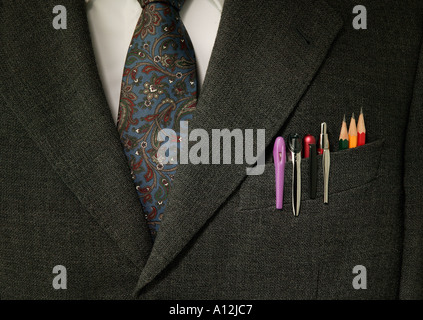 Herren Anzugjacke mit Kugelschreiber und Bleistifte in der oberen Tasche Stockfoto