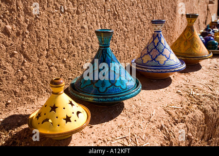 Tajine zum Verkauf in Marokko in Ait Benhaddou Wadi Mellah Morroco Stadt fort Stockfoto