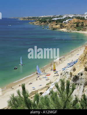 Praia da Falesia Strand von Klippen in der Nähe des Sheraton Hotels, Portugal, Algarve Stockfoto