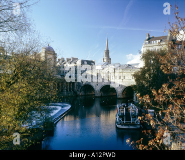 Pulteney Brücke über den Fluss Avon in der englischen Stadt Bath Somerset Stockfoto