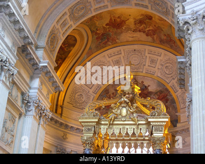 Detail der Decke im Inneren Dome des Invalides Paris Frankreich Stockfoto