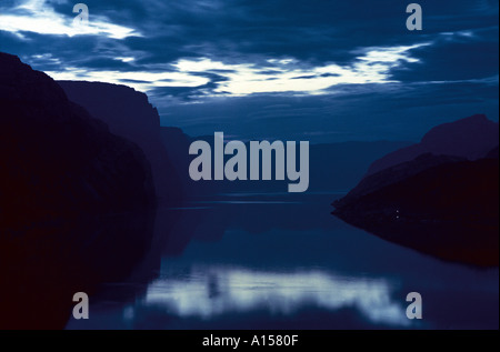Summernight im Lysefjord Stockfoto