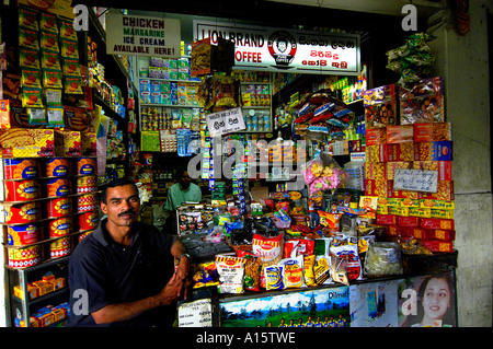 Sri Lanka Colombo Shop Markt Anbieter Lebensmittelhändler Straße Stockfoto