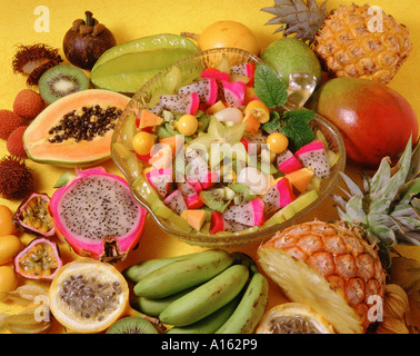 Tropischer Fruchtsalat Stockfoto