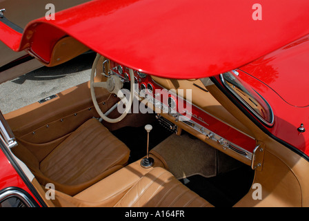 "Mercedes Benz ^ 300 SL Flügeltürer Coupé ^ 1955, Tür und Interieur". Stockfoto