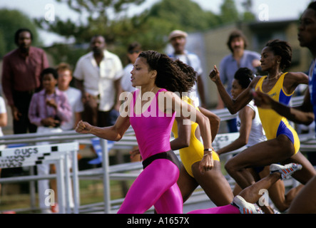 Digitale Abbildung des Florence Griffith Joyner läuft in Track meet Stockfoto