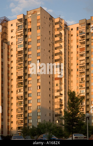 Krieg beschädigt Wohnung Blöcke in der Vorstadt von Sarajevo Bosnien und Herzegowina Stockfoto