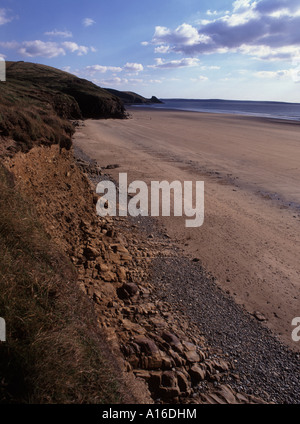 Der Strand von Newgale Sands auf walisischen Pembrokeshire Küste an einem Sommertag Stockfoto