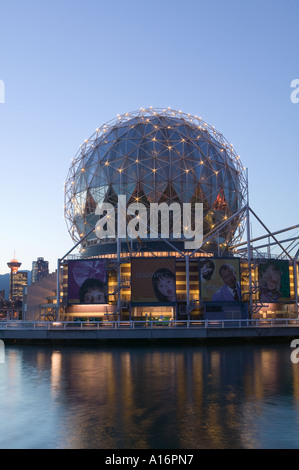 Vancouver British Columbia Kanada Wissenschaft und Stadt Aussicht auf False Creek Stockfoto