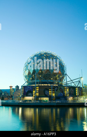 Vancouver British Columbia Kanada Wissenschaft und Stadt Aussicht auf False Creek Stockfoto
