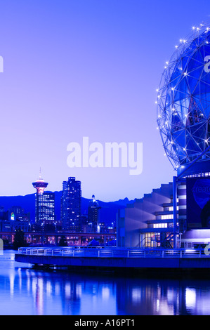 Vancouver British Columbia Kanada Wissenschaft und Stadt Aussicht auf False Creek Stockfoto