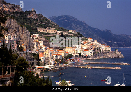 Italien-Amalfi-Küste Strand Boot Meer Mittelmeer Stockfoto