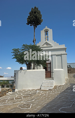 Kleine Kirche in Lefkes Insel Paros in Griechenland Stockfoto