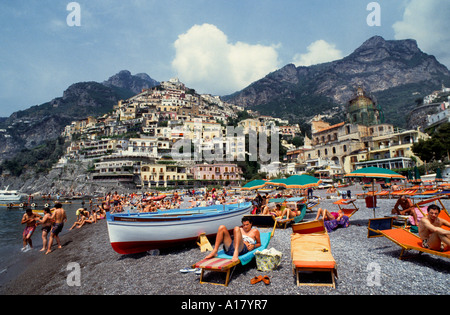 Italien-Amalfi-Küste Strand Boot Meer Mittelmeer Stockfoto