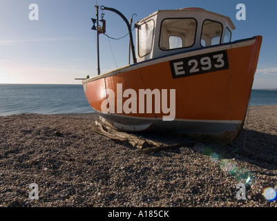 Angelboot/Fischerboot am Strand Branscombe auf South Devon Coast Stockfoto