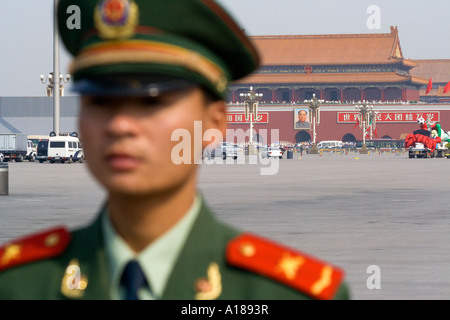 2007 chinesische Armeesoldaten Wache in Platz des himmlischen Friedens Peking China Stockfoto