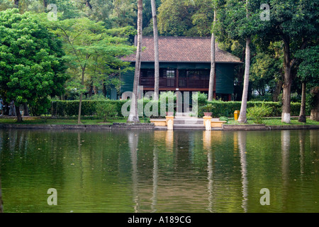 2007 Ho-Chi-Minh-hölzernen Stelzen Haus Hanoi Vietnam Stockfoto