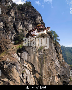 Der Tiger Nest Monastery.Perched etwa 900 Meter über dem Paro Chhu Tal Taktshang Goemba ist bekanntesten Kloster Bhutans Stockfoto