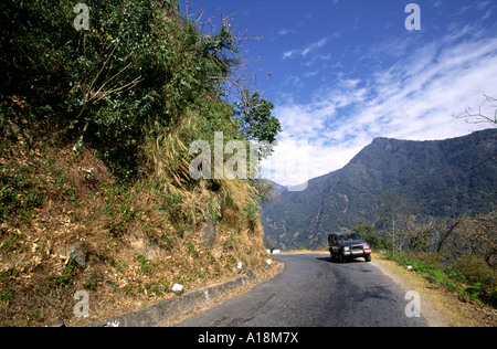 Bhutan vier Fahrzeug auf der Straße südlich von Chhukha Stockfoto