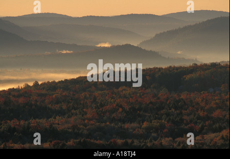 Peru-VT-Sonnenaufgang in der Green Mountain National Forest in der Nähe von Skigebiet Bromley Stockfoto