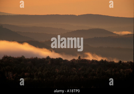 Peru-VT-Sonnenaufgang in der Green Mountain National Forest in der Nähe von Skigebiet Bromley Stockfoto