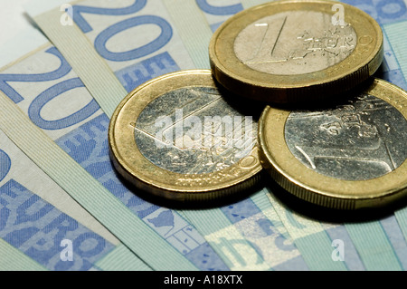 Nahaufnahme von 20 Euro Euro Europäische Geldbanknoten Geldscheine und Münzen Stockfoto