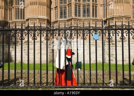 Hinter Gittern britisches Justizsystem Lord Chancellors Breakfast. Richter gehen von Westminster Abbey zum House of Lords. Central London, Großbritannien HOMER SYKES Stockfoto