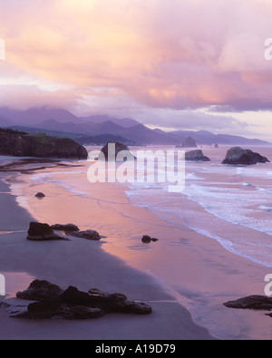 Morgendämmerung über Crescent Beach Ecola State Park-Oregon-USA Stockfoto